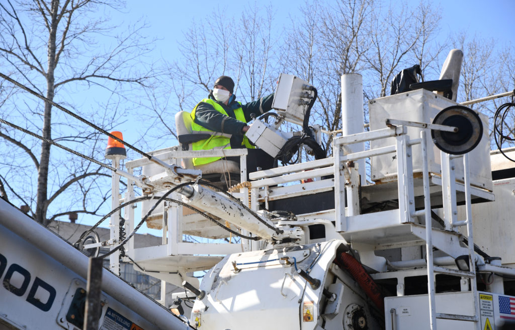 Игорь Руденя проинспектировал ход ремонта Московского шоссе в Твери