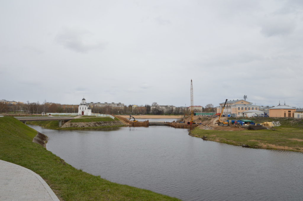 В Твери заложены опоры нового моста В Твери заложены опоры нового моста
