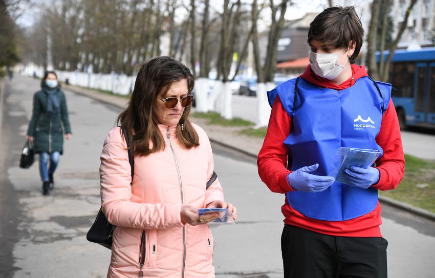 В Тверской области начали бесплатно раздавать защитные маски