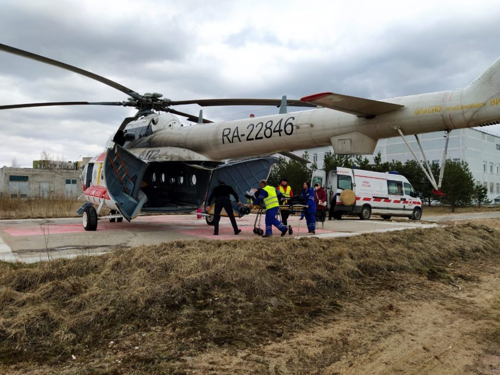 Вертолет санавиации срочно доставил пациента из Удомли в Тверь Вертолет санавиации срочно доставил пациента из Удомли в Тверь