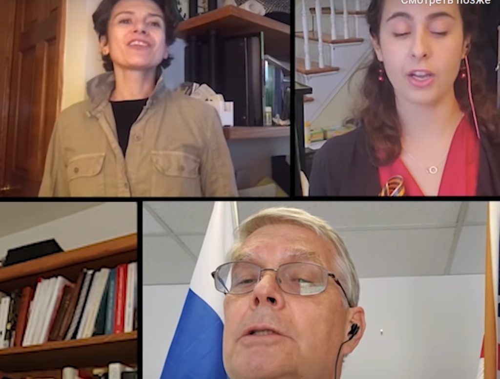 Американский хор исполнил песню "Три танкиста" Американский хор исполнил песню "Три танкиста"