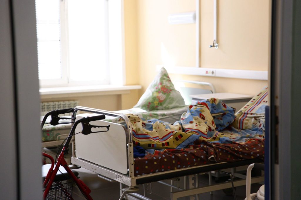 Тверские больницы запасаются аппаратами ИВЛ