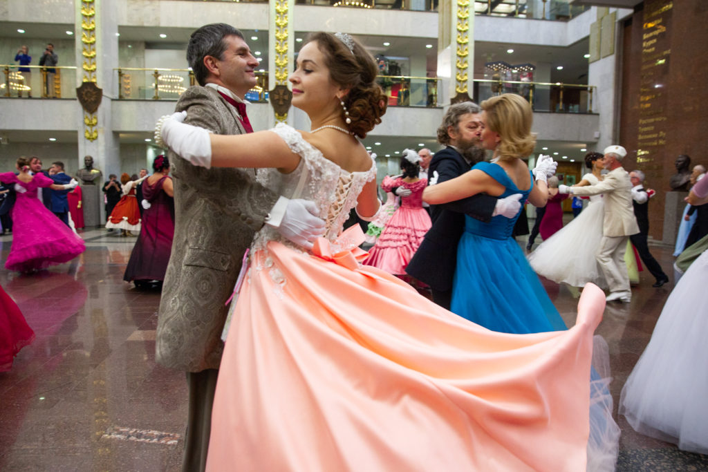 Жителей Тверской области приглашают станцевать "Вальс Победы" Жителей Тверской области приглашают станцевать "Вальс Победы"