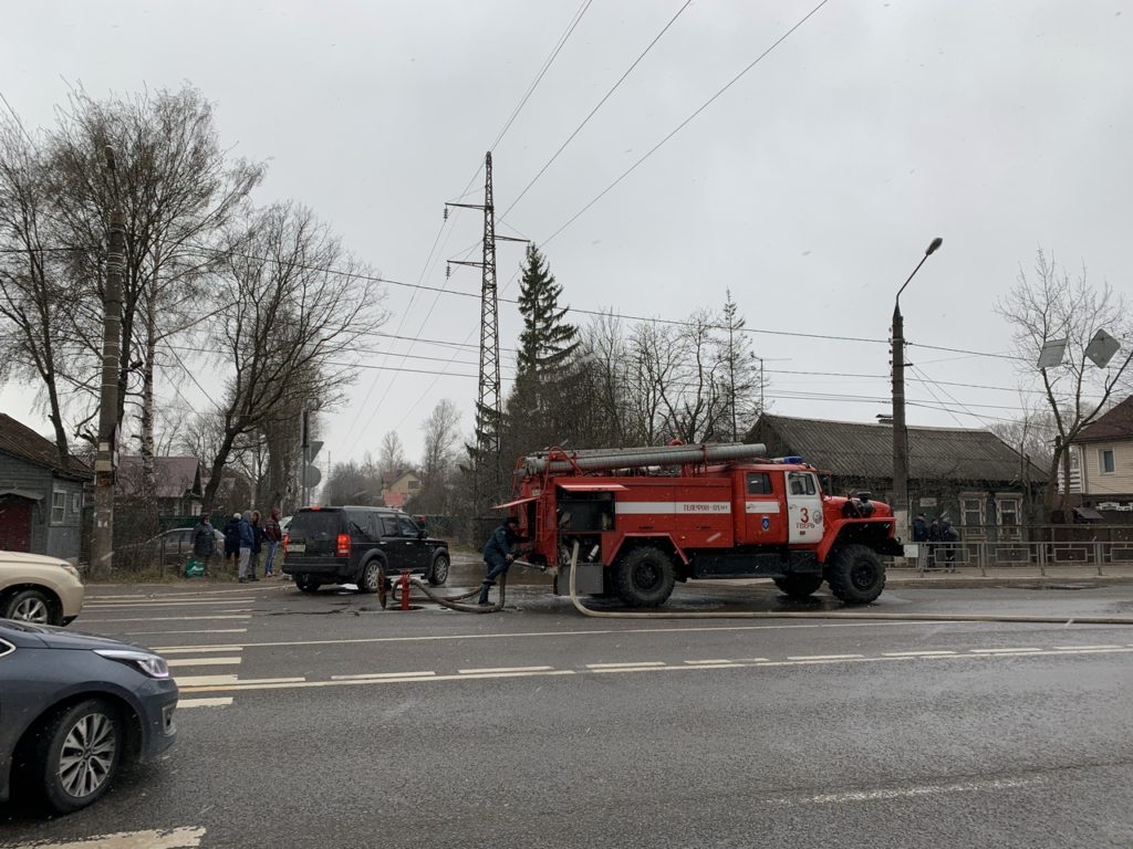 Появилось видео с пожара в Твери, где погиб мужчина