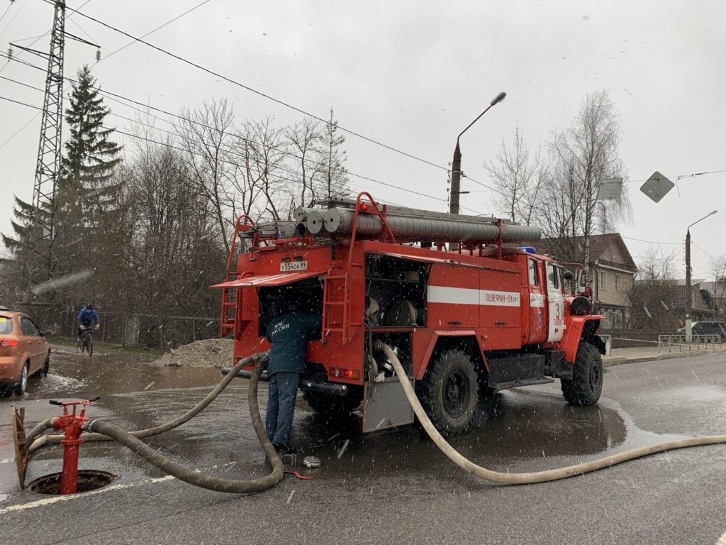 Появилось видео с пожара в Твери, где погиб мужчина