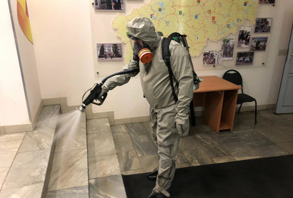 В Тверской области спасатели продезинфицировали 20 зданий В Тверской области спасатели продезинфицировали 20 зданий