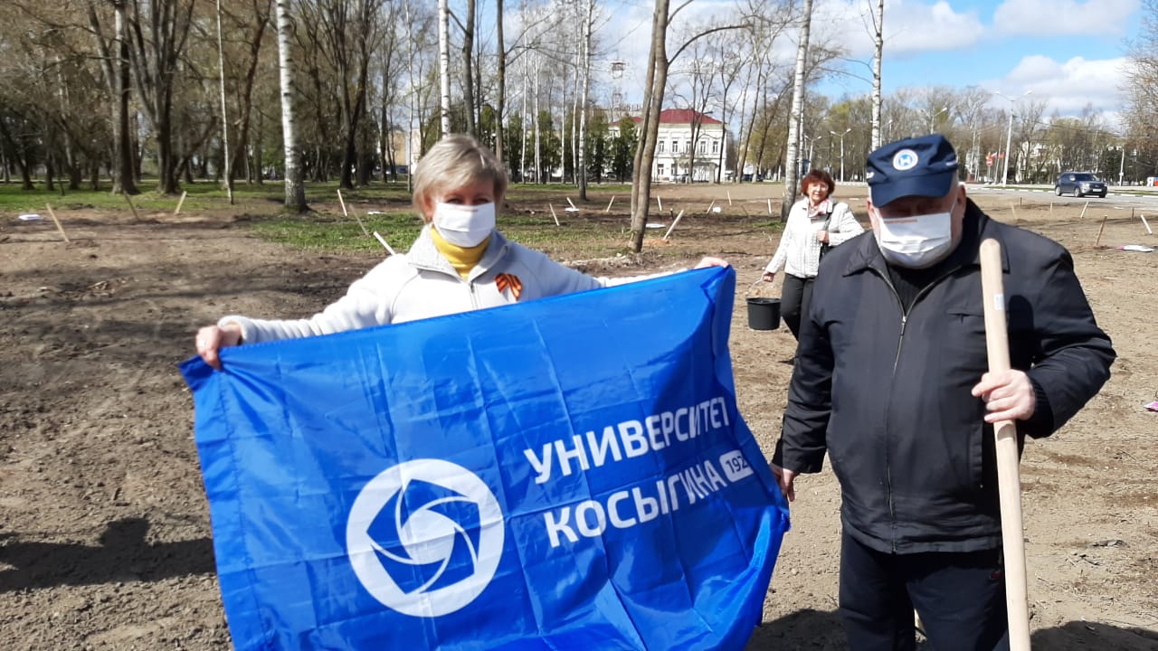 Школьники и студенты посадили в Тверской области «Дубраву Победы-75»