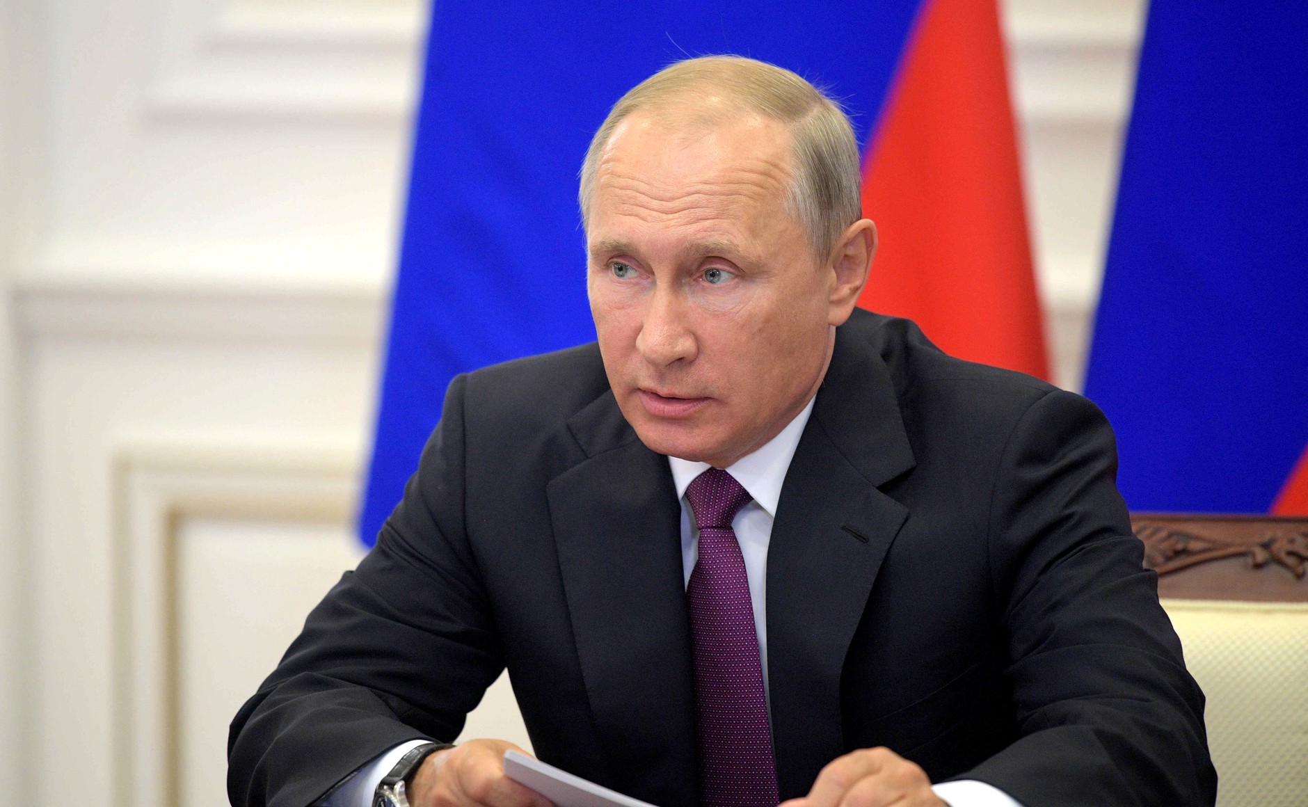 Президент обсудил с вирусологами возможность сокращения нерабочих дней Президент обсудил с вирусологами возможность сокращения нерабочих дней