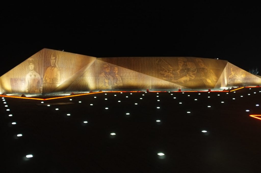 У мемориала Советскому солдату в Ржеве появилась ночная подсветка