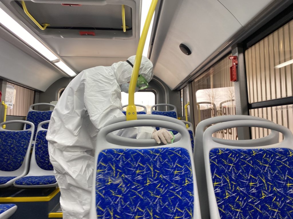 В Твери автобусы дезинфицируют свыше 2000 раз в день В Твери автобусы дезинфицируют свыше 2000 раз в день