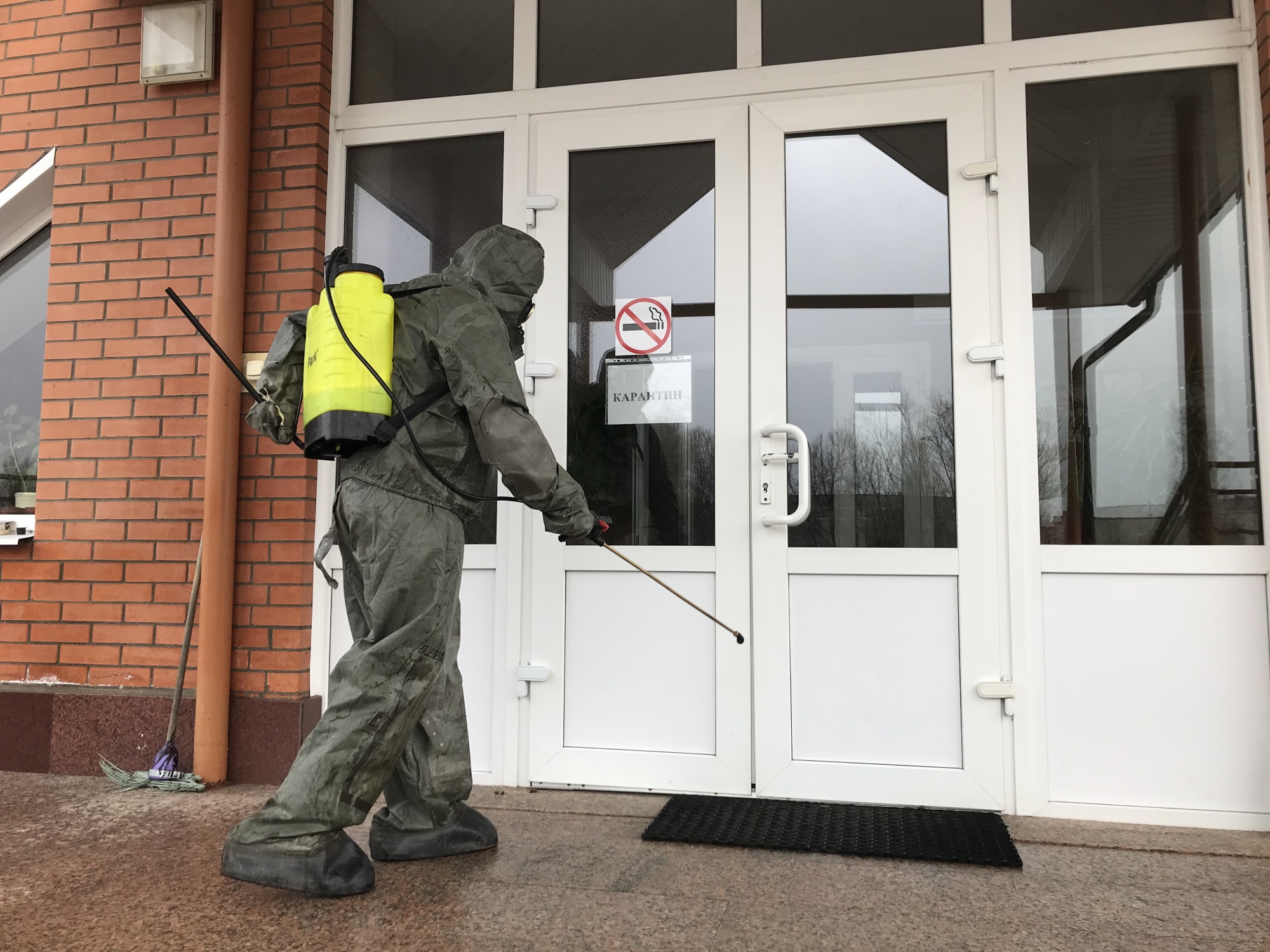 В Тверской области продолжается дезинфекция улиц и социально значимых объектов