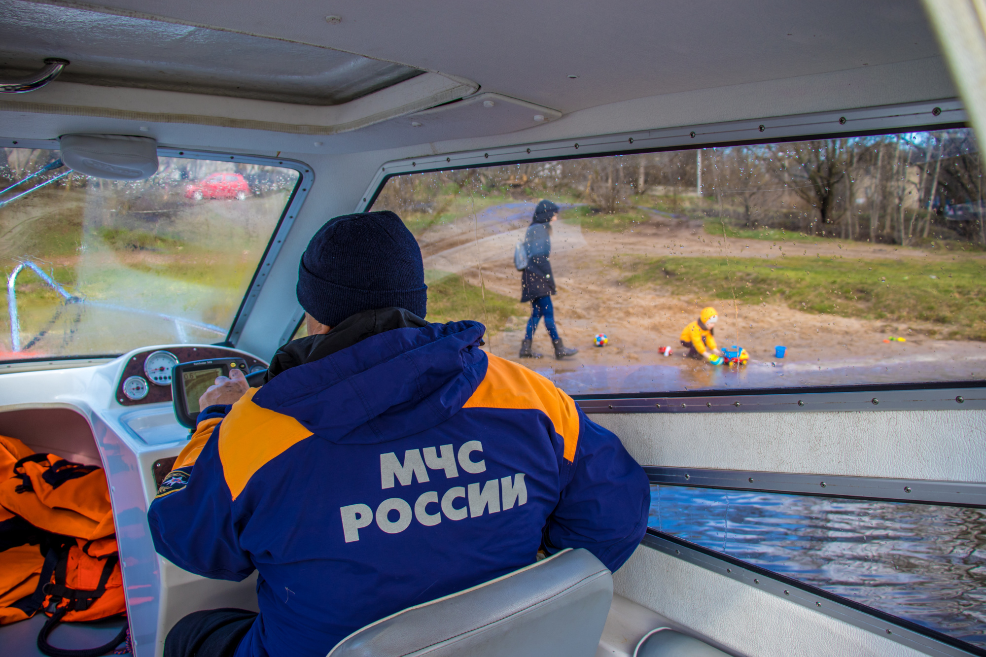 Инспекторы ГИМС патрулируют водные объекты Тверской области Инспекторы ГИМС патрулируют водные объекты Тверской области