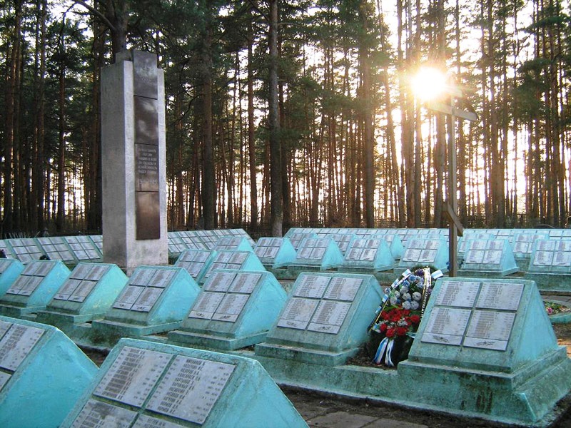 На воинских мемориала Твери установят новые плиты и поставят прожекторы На воинских мемориала Твери установят новые плиты и поставят прожекторы
