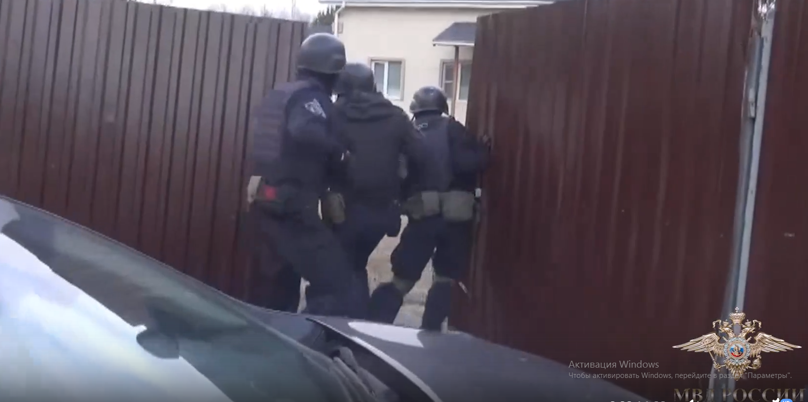 Штурм нарколаборатории попал на видео в Тверской области Штурм нарколаборатории попал на видео в Тверской области