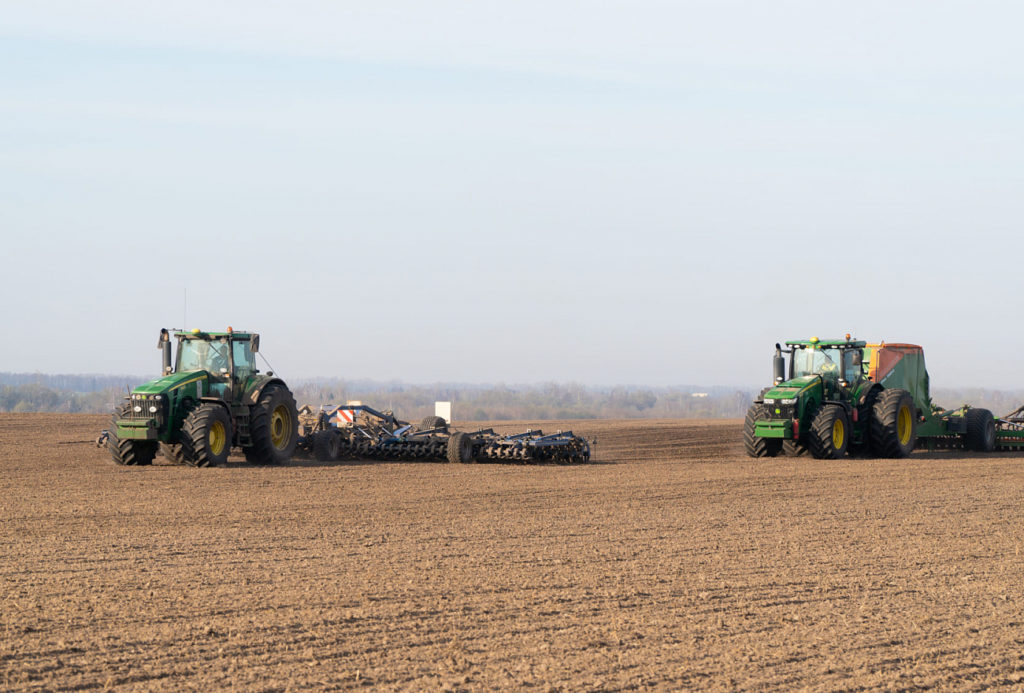 В Тверской области приступили к весенне-полевым работам В Тверской области приступили к весенне-полевым работам