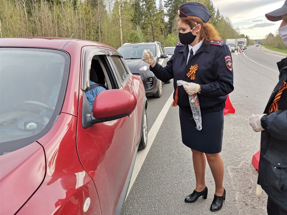 Автоинспекторы Конаковского района присоединились к акции «Георгиевская ленточка» Автоинспекторы Конаковского района присоединились к акции «Георгиевская ленточка»
