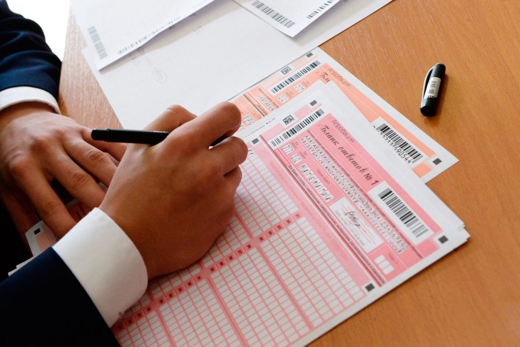 Глава Минздрава предложил перенести ЕГЭ на август