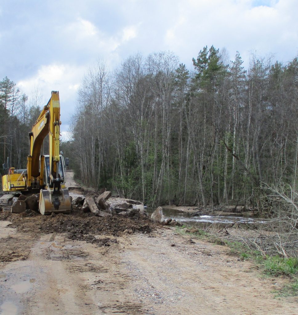 В Тверской области восстановили часть размытых ливнями дорог
