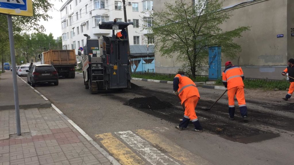 За неделю в Твери отремонтировали 11 тысяч квадратных метров дорог