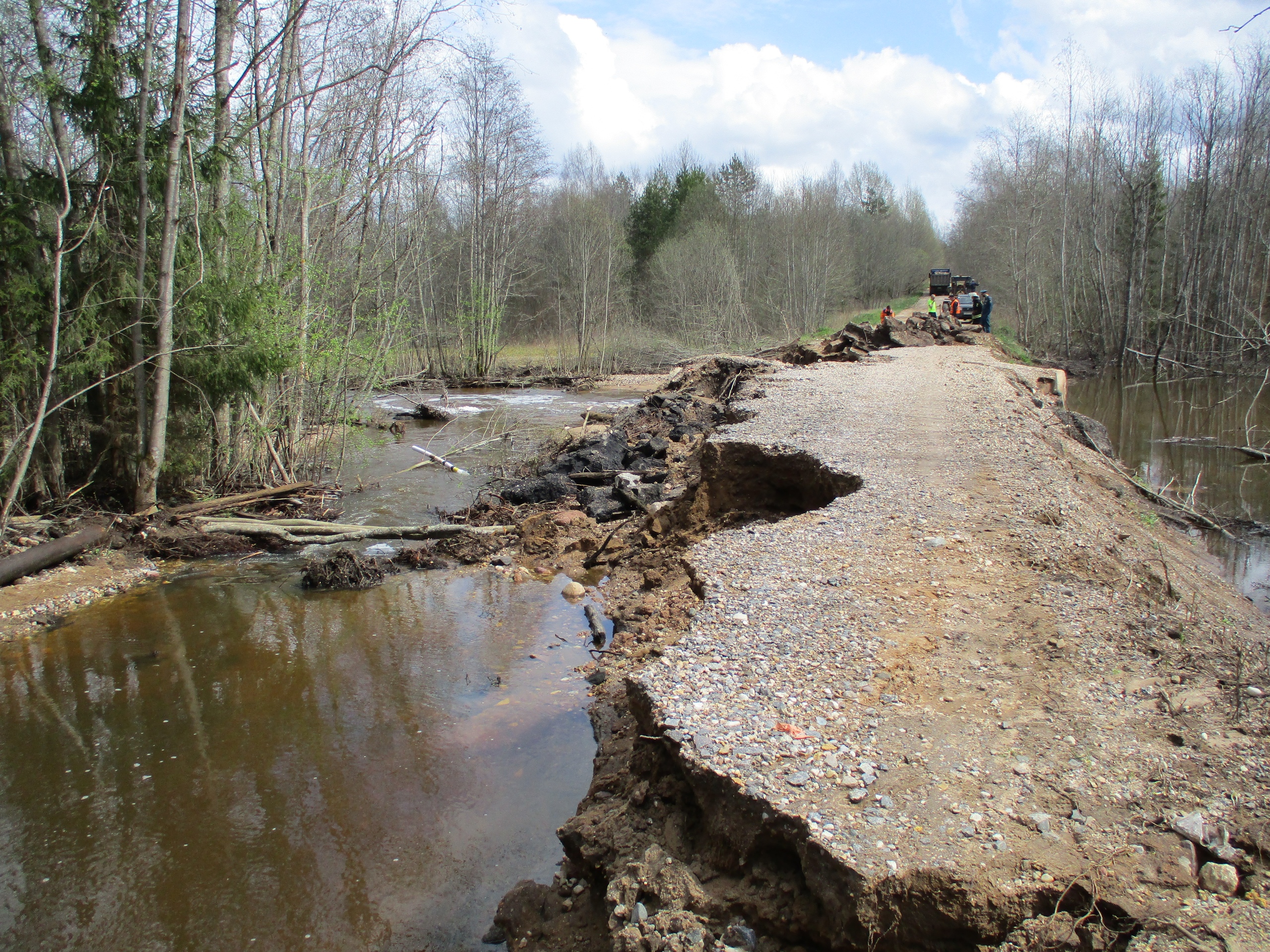 В Тверской области восстановили часть размытых ливнями дорог