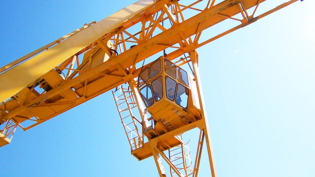 В Твери спасатели сняли подростков с подъемного крана В Твери спасатели сняли подростков с подъемного крана