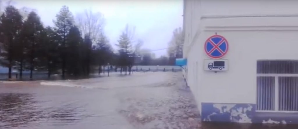 В Тверской области ливневые потоки превратили улицы в реки