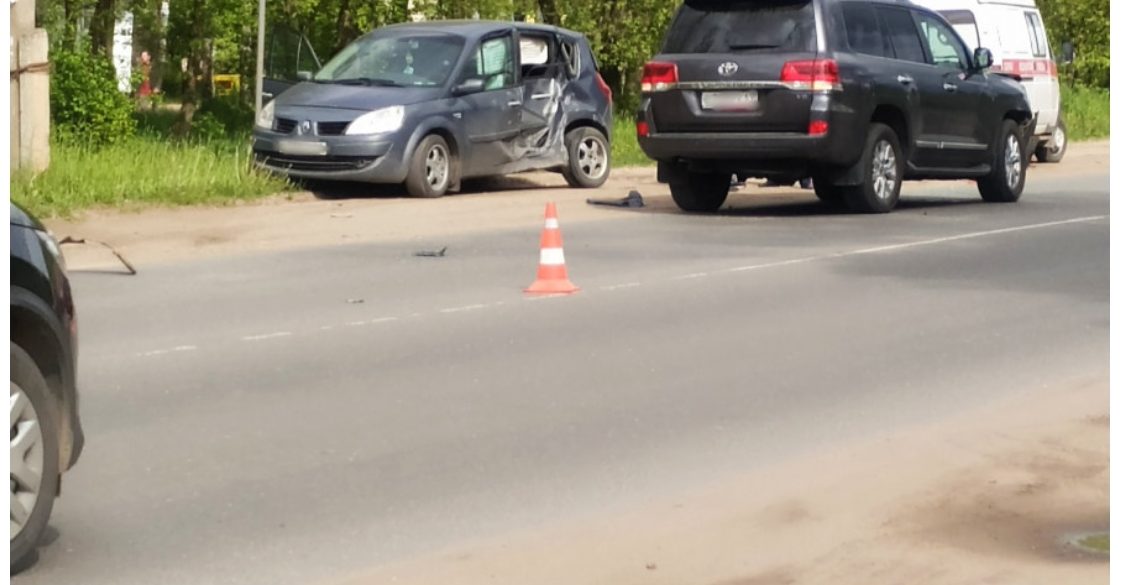 В ДТП в Тверской области пострадала девушка В ДТП в Тверской области пострадала девушка