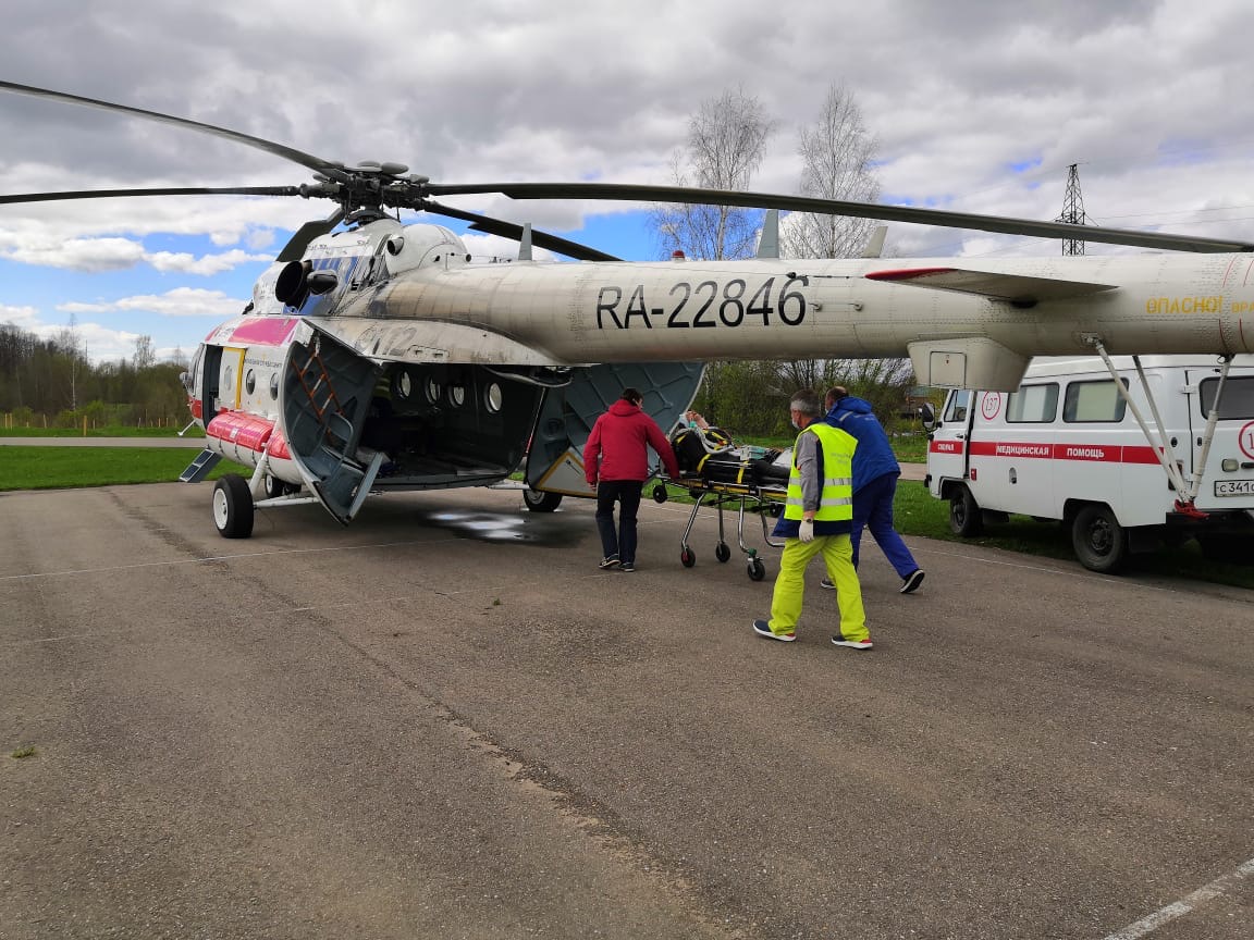 Вертолет санавиации срочно доставил пациента с черепно-мозговой травмой в Тверь