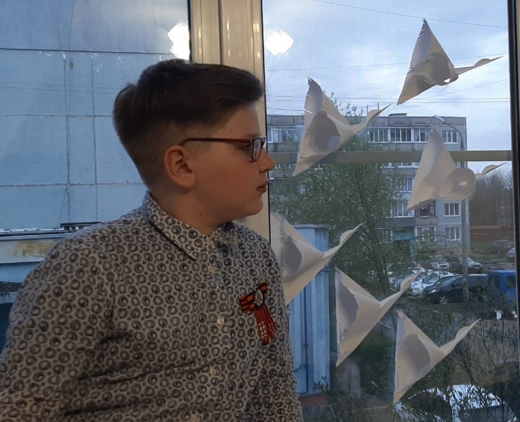 Сад Победы и бумажные журавли: семья педагога из Тверской области почтила ветеранов