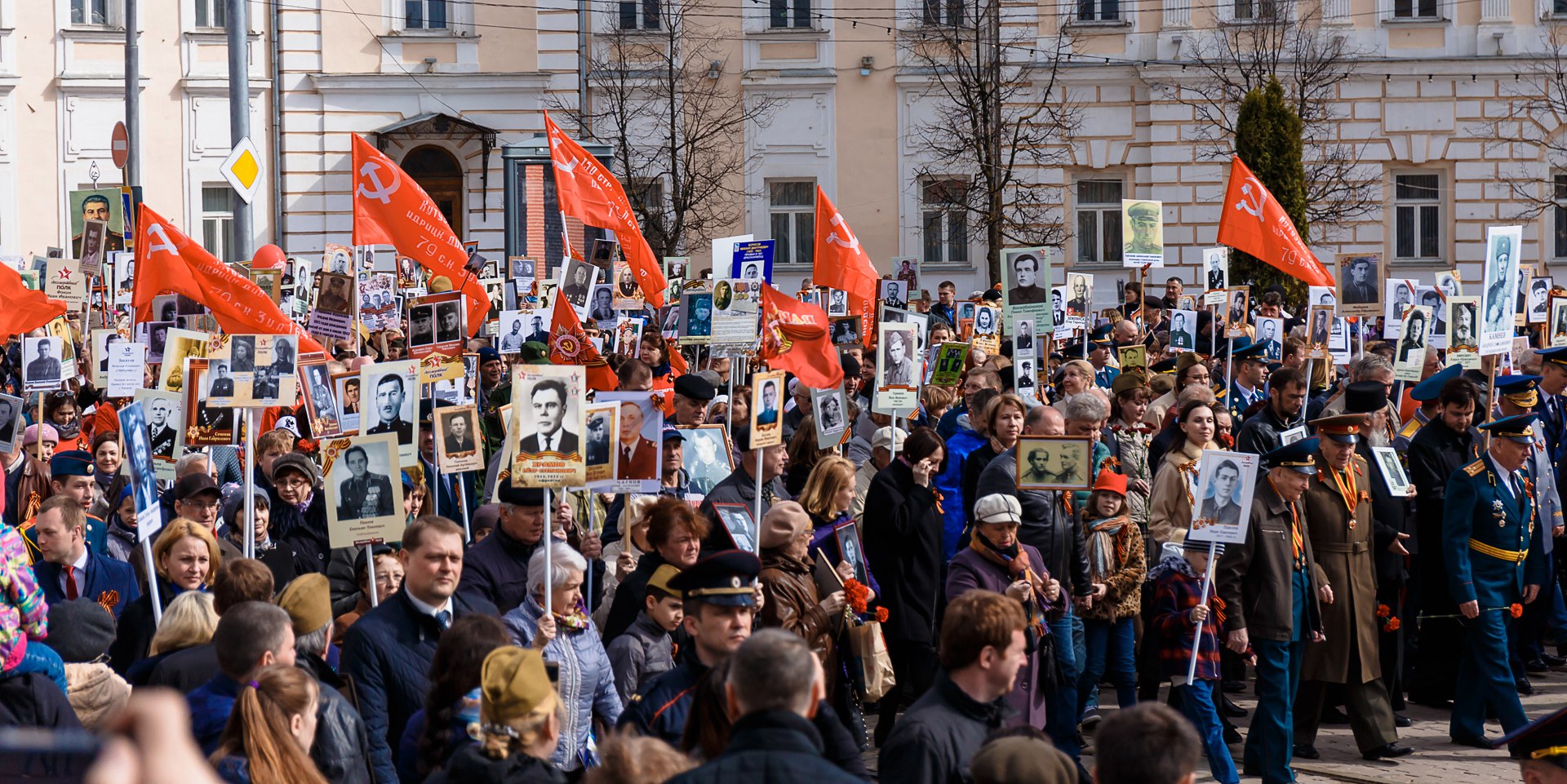 «Бессмертный полк»: как самая массовая акция Дня Победы пришла в Тверь
