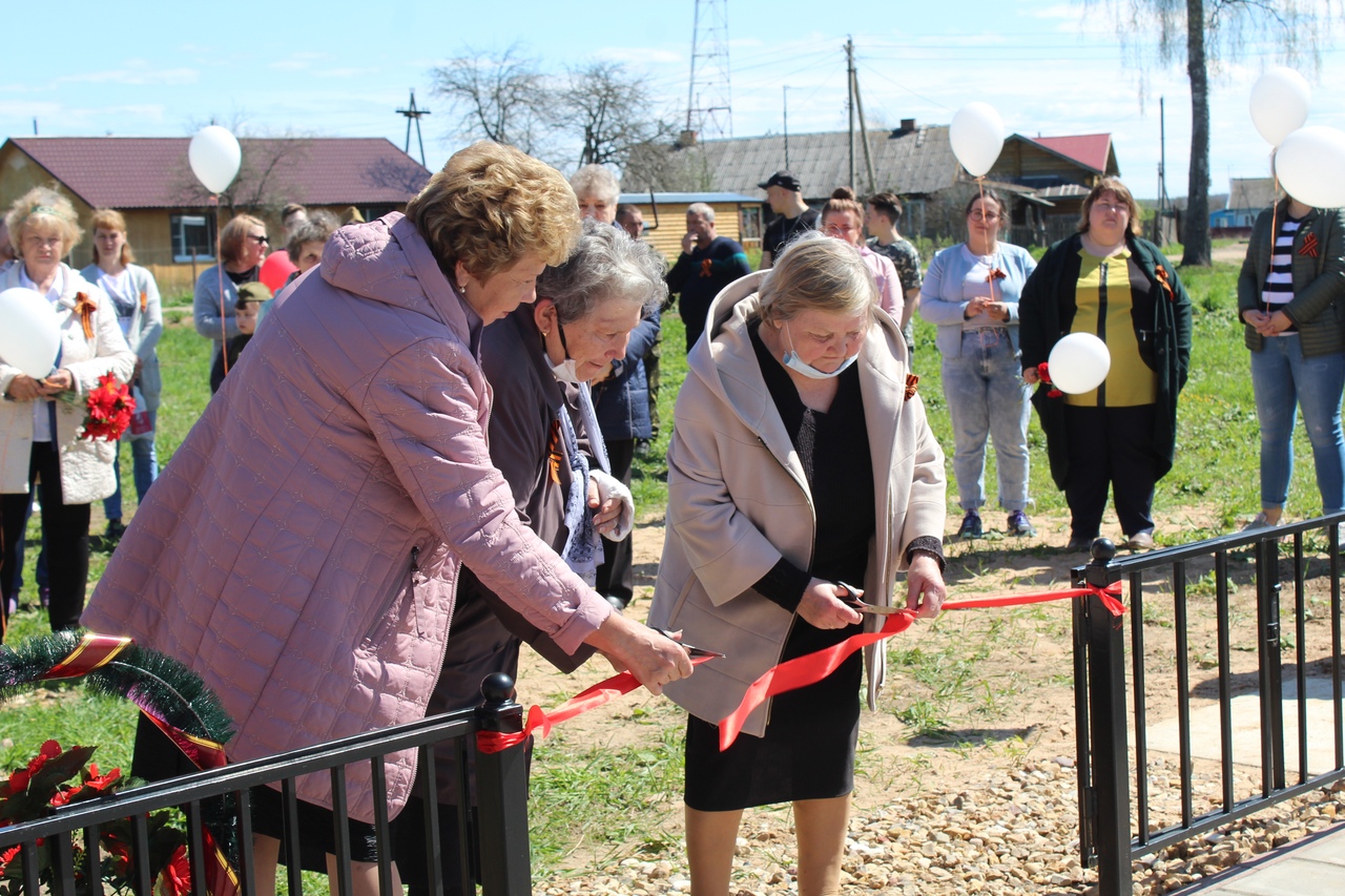 В Лихославльском районе открылся новый мемориал с именами участников ВОВ
