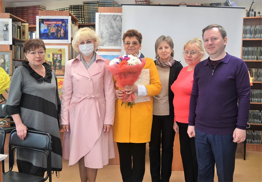Библиотекарей города Конаково поздравили с профессиональным праздником Библиотекарей города Конаково поздравили с профессиональным праздником