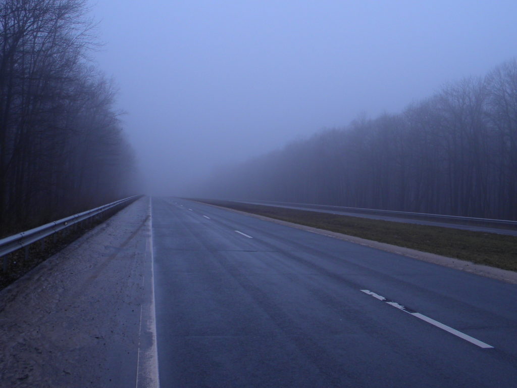 Тверских водителей предупредили о сильном тумане