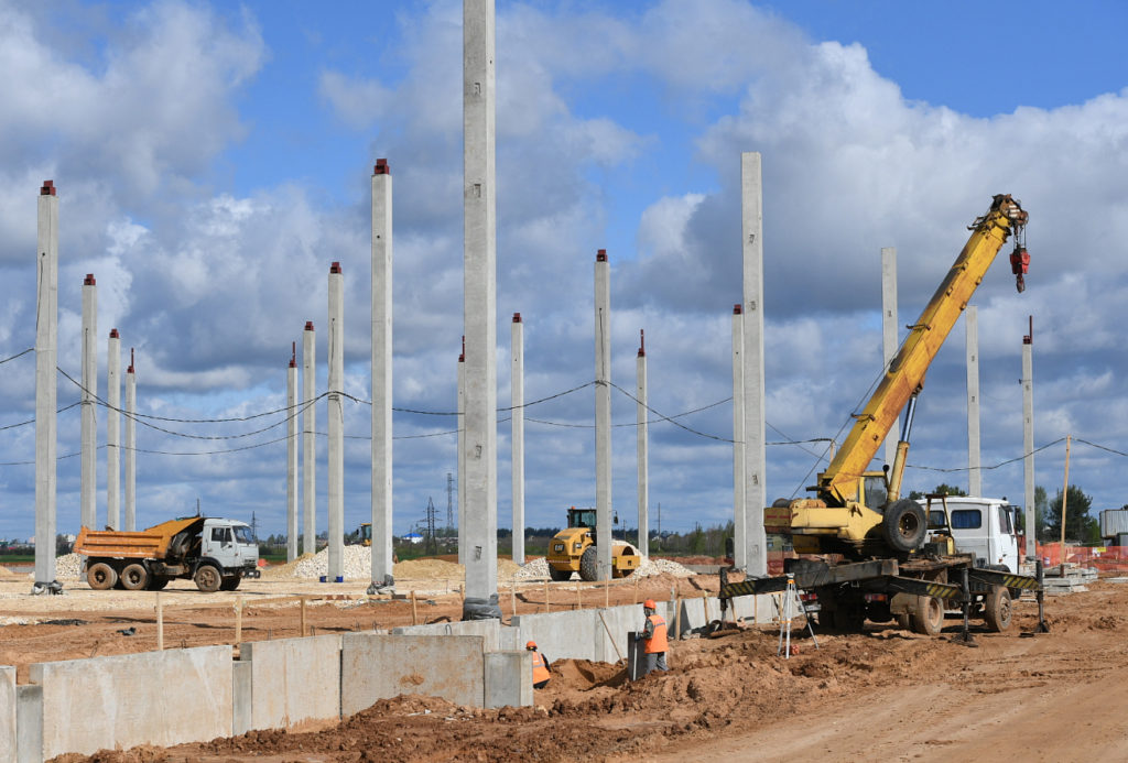 Игорь Руденя посетил строительные площадки крупных предприятий