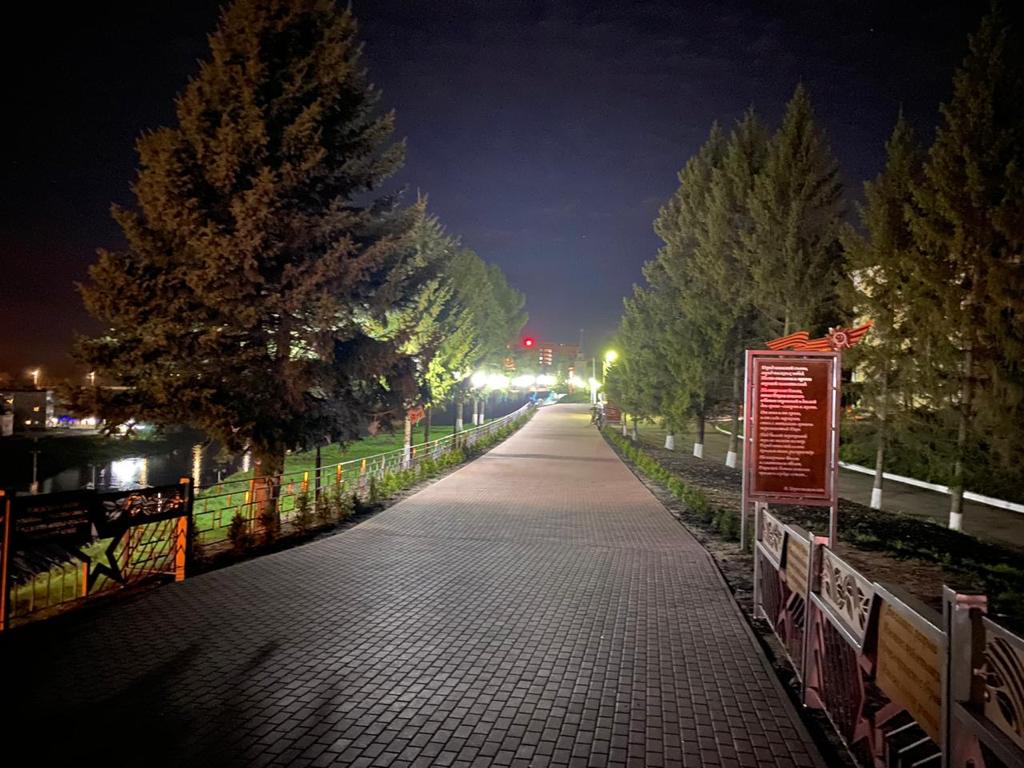 Территория возле Ржевского мемориала засверкала огнями