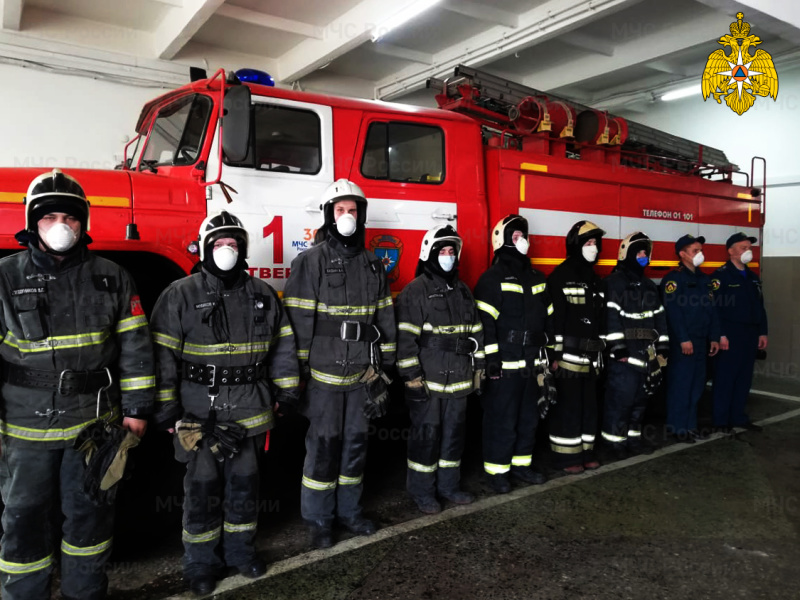 В Твери пожарные спасли пожилого мужчину, запертого в квартире