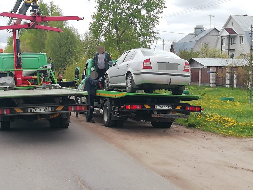 В Тверской области поймали двух нелегальных таксистов В Тверской области поймали двух нелегальных таксистов