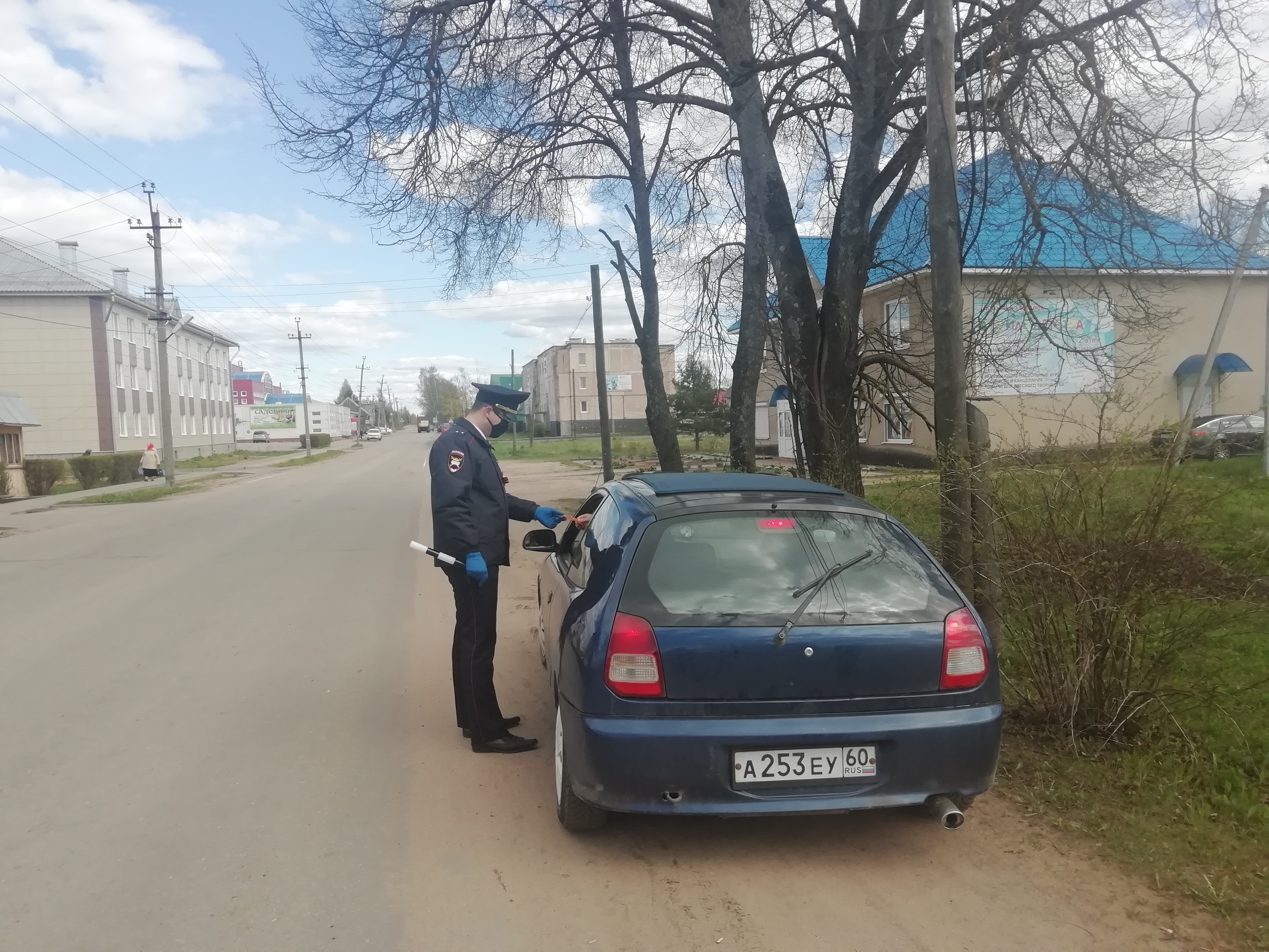 Автоинспекторы Тверской области приняли участие в акции «Георгиевская ленточка»