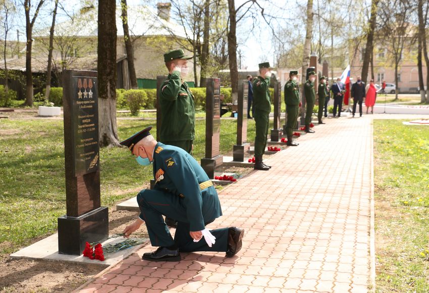В Торопце прошел торжественный митинг в честь юбилея Великой Победы