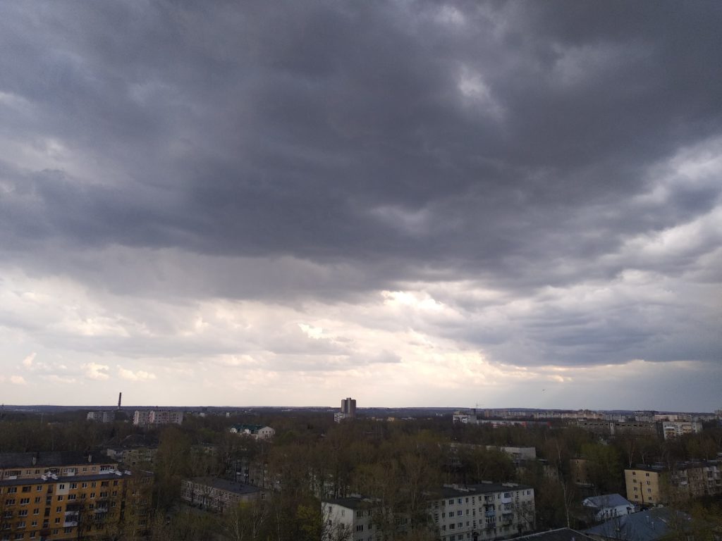 В небе над Тверской областью прогремит гроза