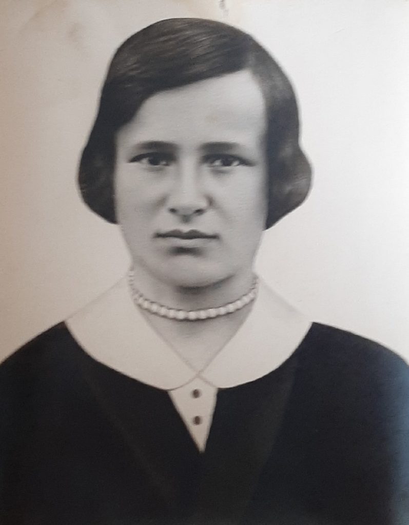 Сад Победы и бумажные журавли: семья педагога из Тверской области почтила ветеранов