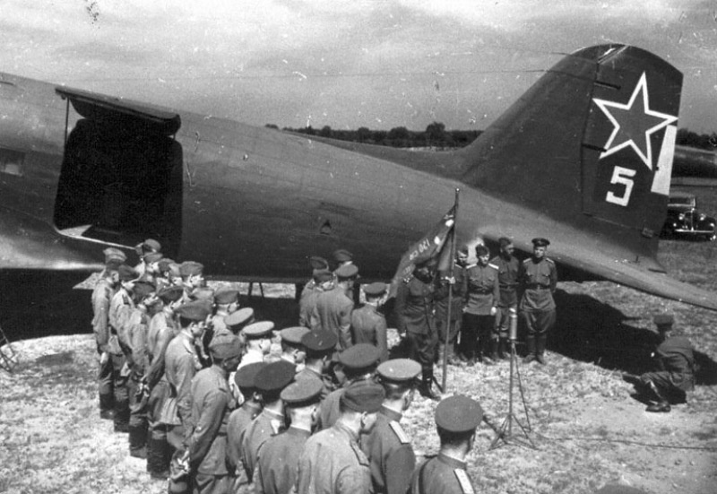 Фото Победы: как встречали радостное известие в освобождённых городах