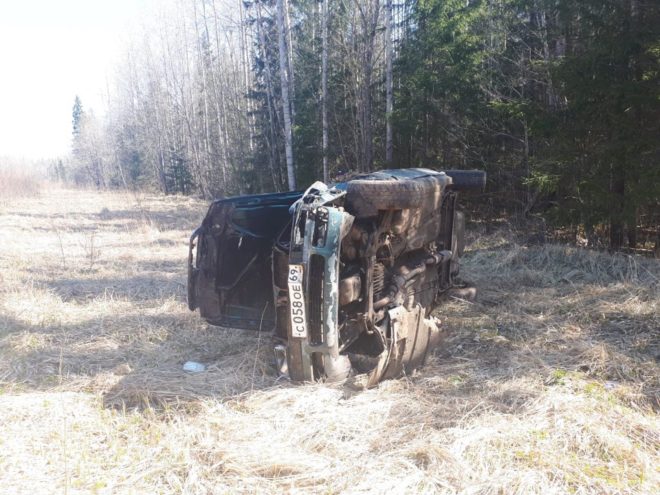 В Пеновском районе Тверской области перевернулся автомобиль