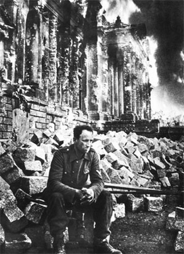 Фото Победы: как встречали радостное известие в освобождённых городах