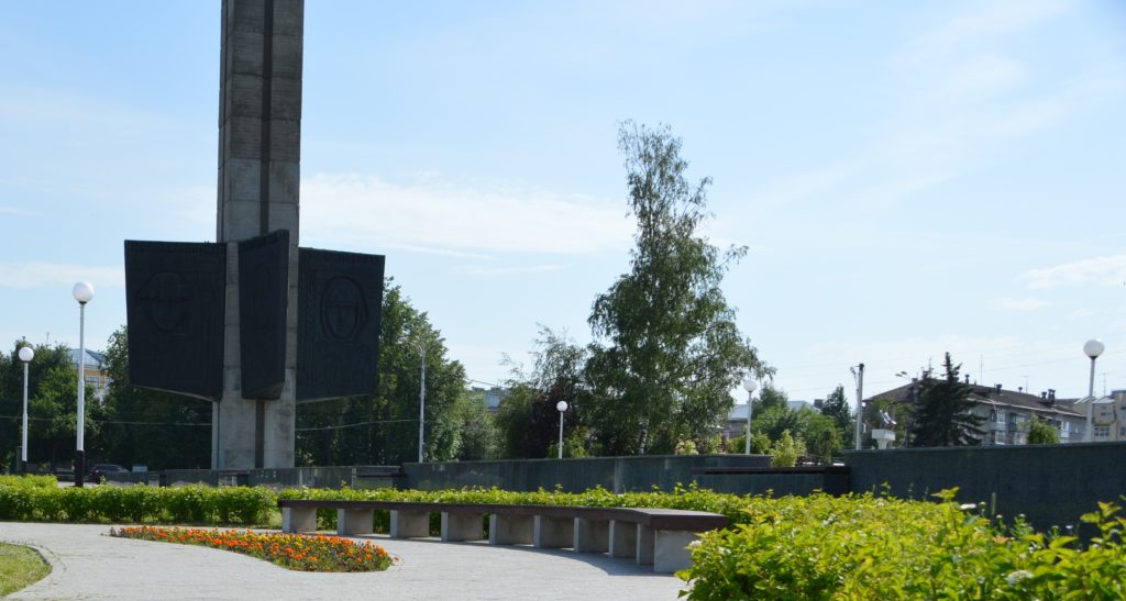 Сезонные работы по благоустройству и озеленению проходят на улицах Твери Сезонные работы по благоустройству и озеленению проходят на улицах Твери