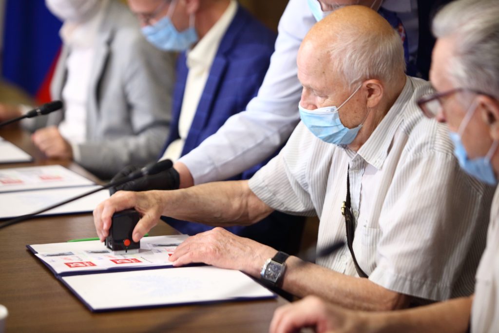 Ржевский мемориал запечатлен на почтовых марках