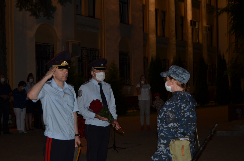 Тверских полицейских, вернувшихся из командировки на Кавказ, встречали цветами