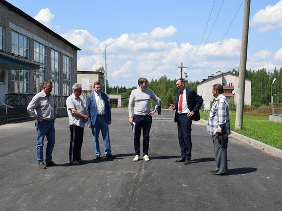 В Оленино облагородили пришкольную территорию В Оленино облагородили пришкольную территорию