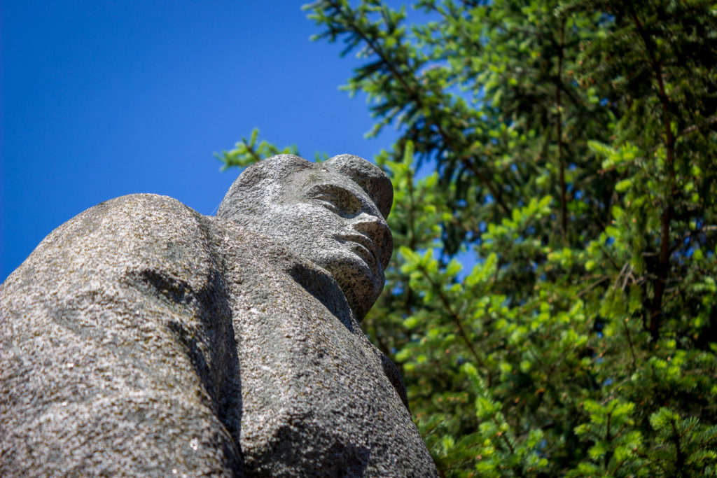 В Тверской области благоустроили памятник участнику Великой Отечественной войны Севастьянову