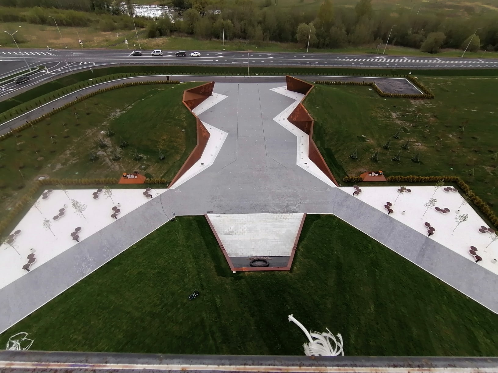 Скульптор Андрей Коробцов поделился свежими фото Ржевского мемориала